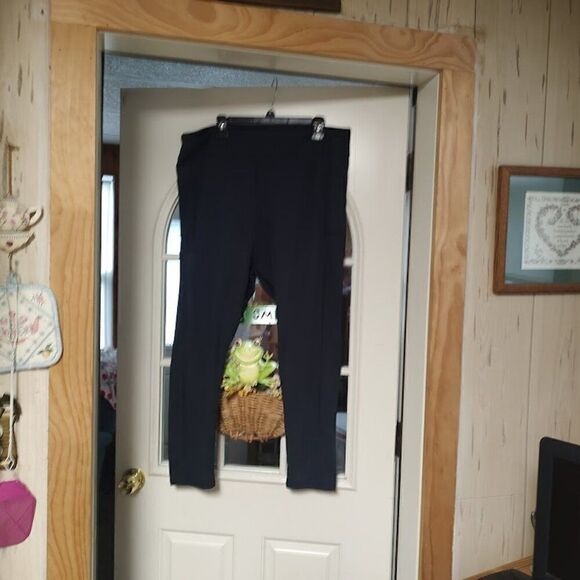 New Real Essentials Dark Navy Blue Cropped Leggings Pockets Women's 3X - Picture 1 of 2